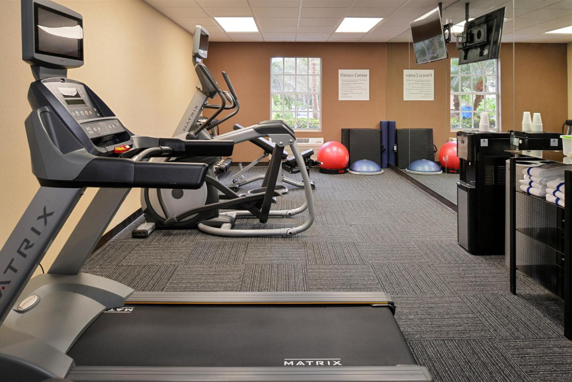 Holiday Inn Express Hotel & Suites Bonita Springs/Naples By Ihg Bagian luar foto